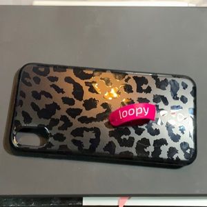Black cheetah loopy case